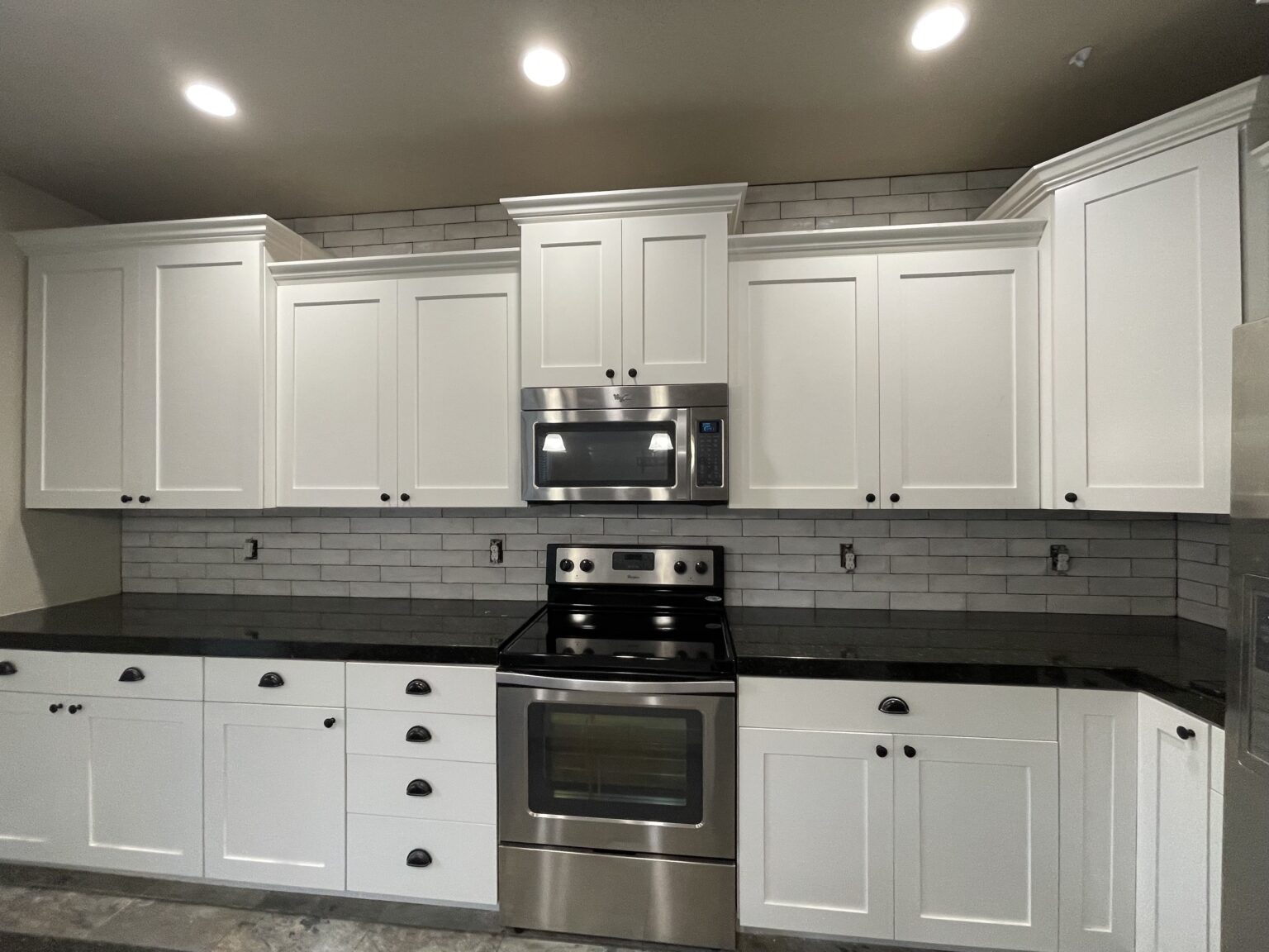 Shaker Cabinets vs Flat Panel Cabinets