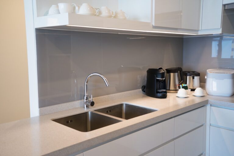 Kitchen Sink Styles Compared for Your Kitchen Remodel